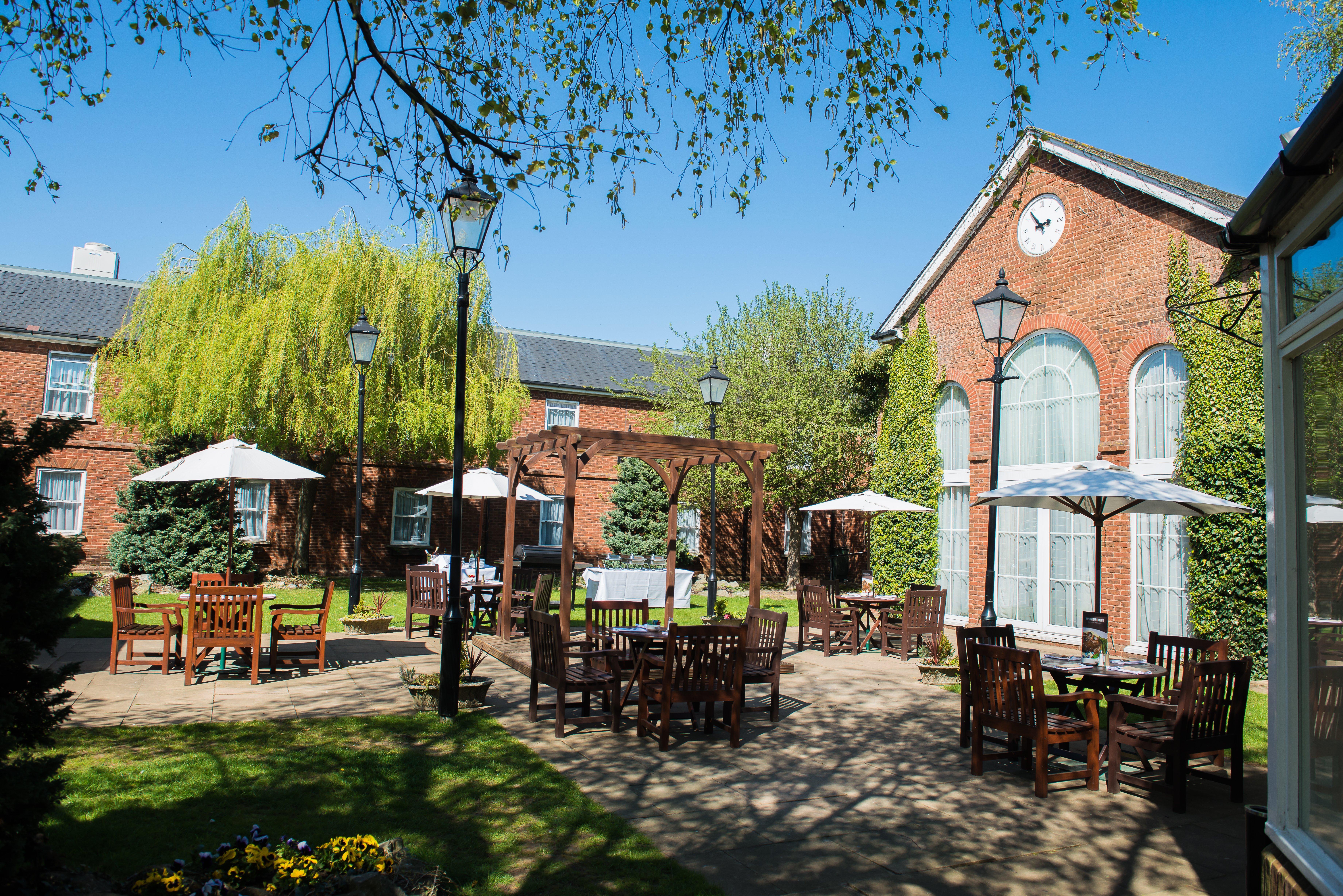 Holiday Inn Milton Keynes East M1 Junc 14 By Ihg Exterior photo