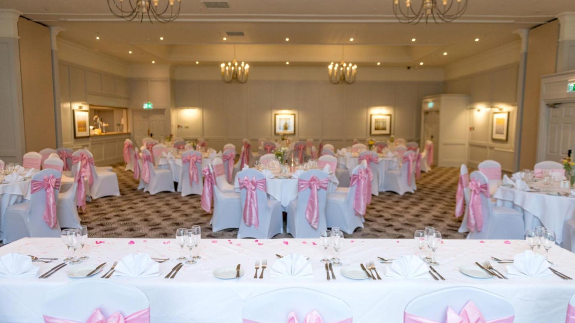 Holiday Inn Milton Keynes East M1 Junc 14 By Ihg Exterior photo